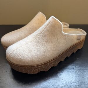 Women's Cream Slip-On Shoes